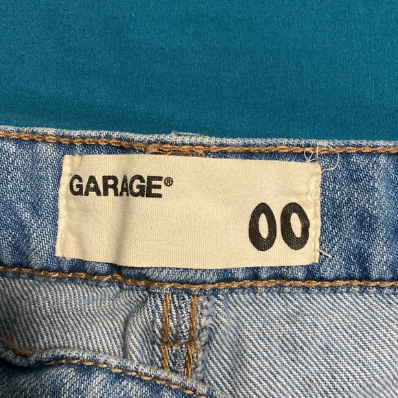 Denim shorts - Picture 2 of 4